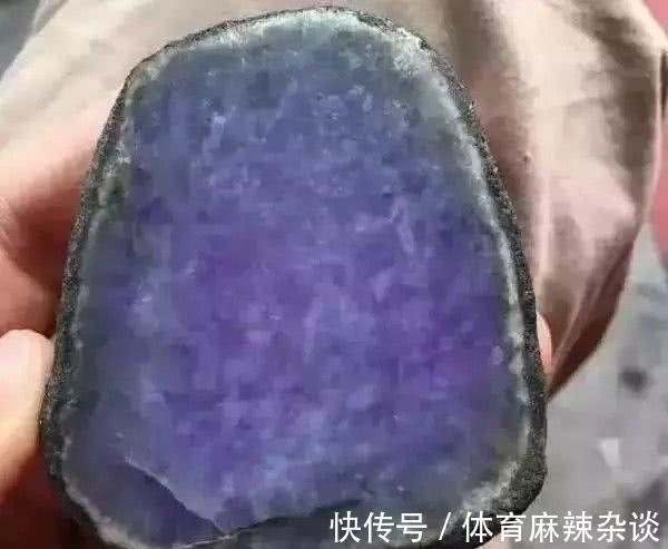 日角龙颜
