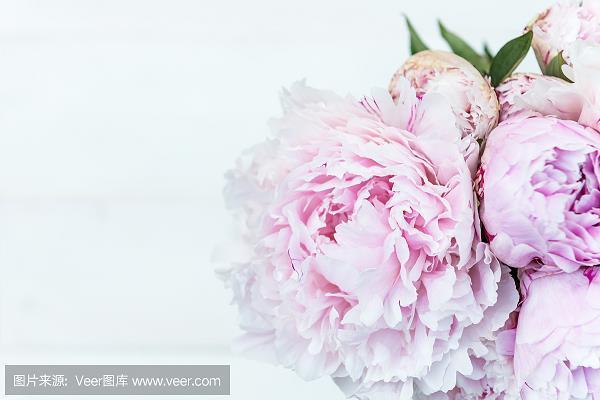 低头搭脑