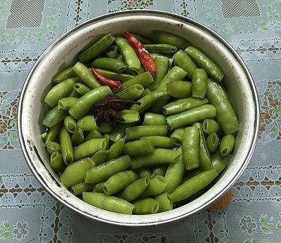 潜然泪下
