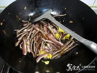搔头抓耳